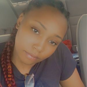 Meet your Posher, Mia